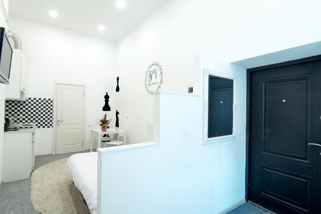 Bv Apartments Black And White 利沃夫 外观 照片