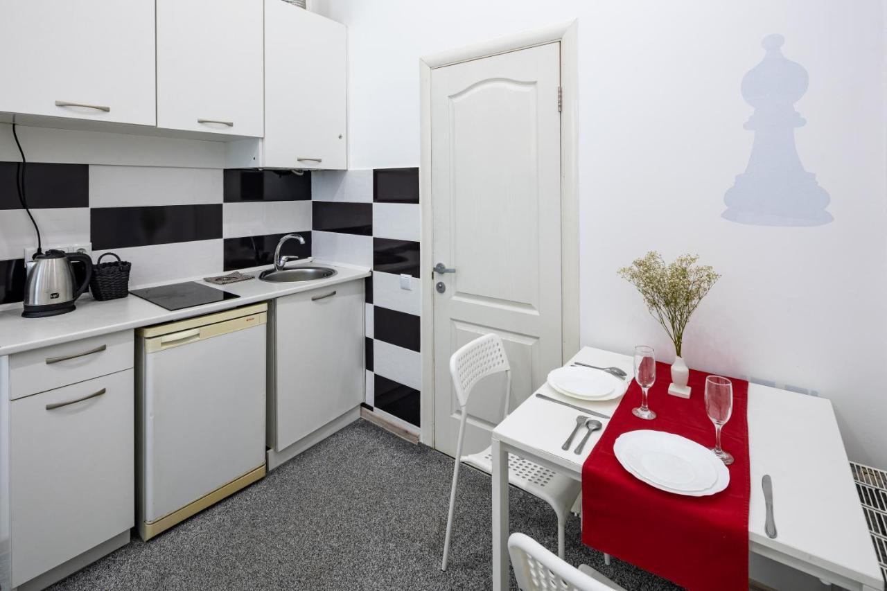 Bv Apartments Black And White 利沃夫 外观 照片